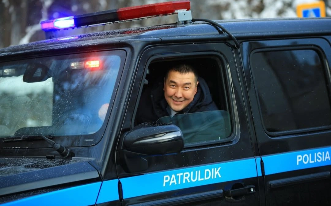 Jalǵan aqparat taratty degen kúdikpen tanymal zańger-bloger ustaldy