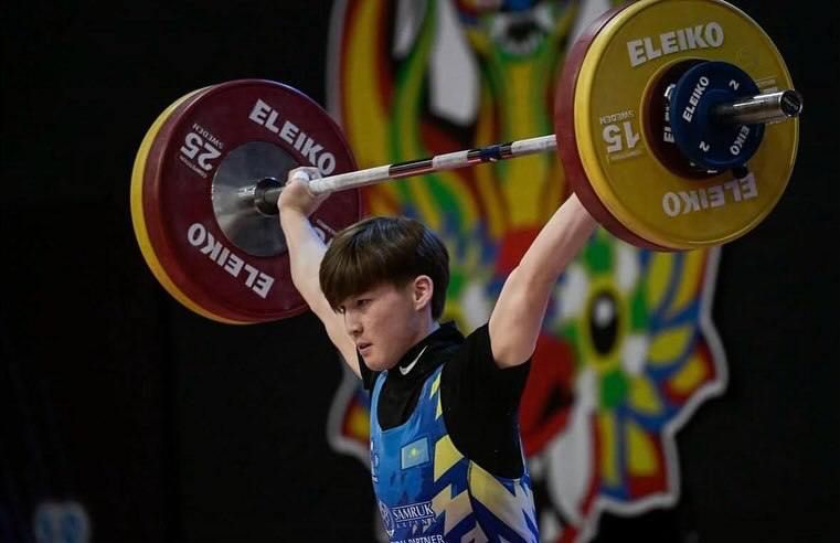 Қазақстандық 16 жастағы зілтемірші әлем чемпионы атанды