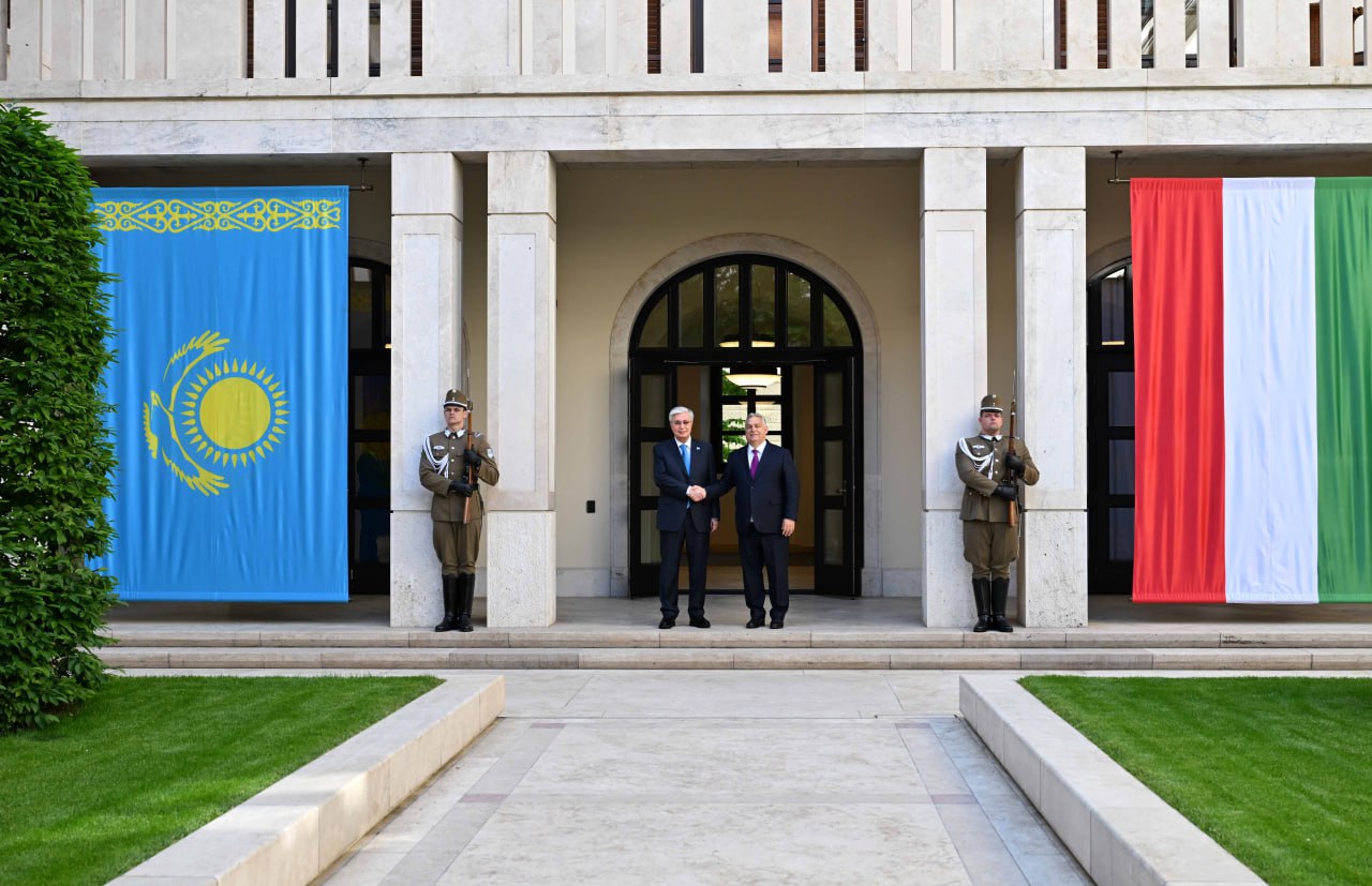 Memleket basshysy Majarstan Premer-ministrimen kelissóz júrgizdi