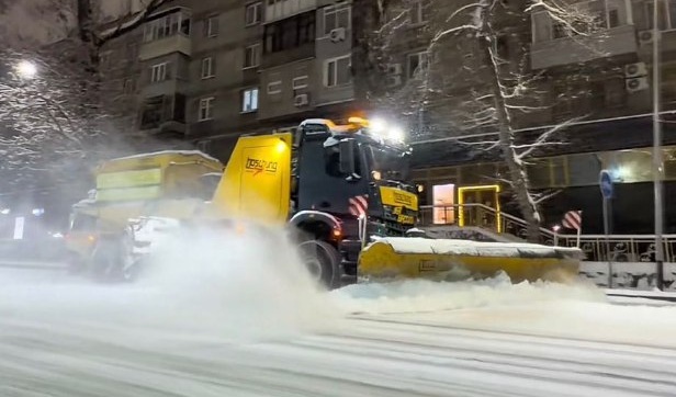 Алматыға бір түнде шамамен 27 см қар жауды