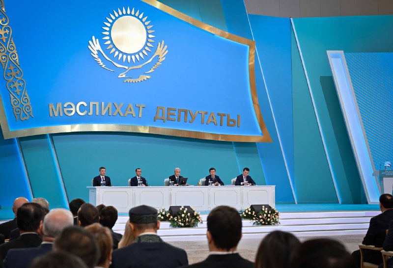 Президент мәслихаттардың өкілеттігін кеңейтуді ұсынды
