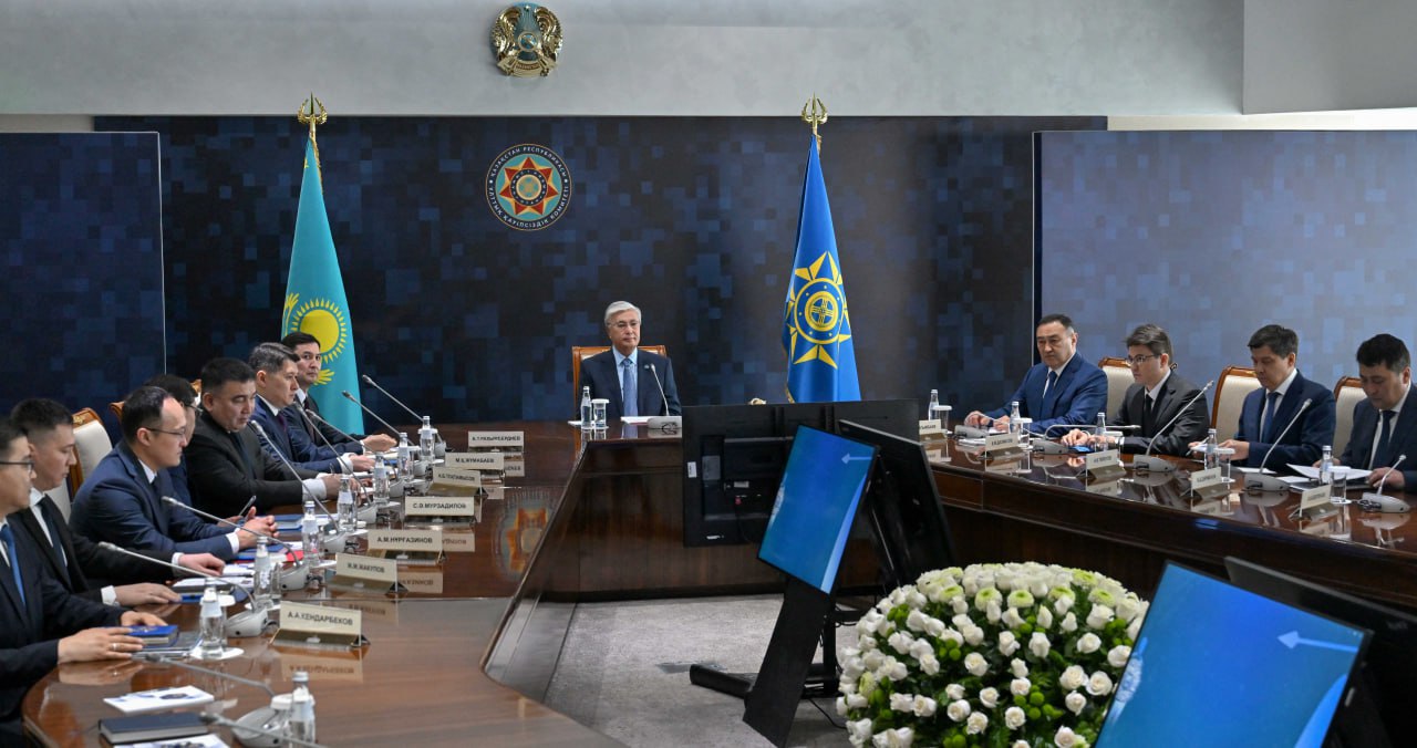 Memleket basshysy Ulttyq qaýipsizdik komitetiniń basshylyq quramymen jiyn ótkizdi