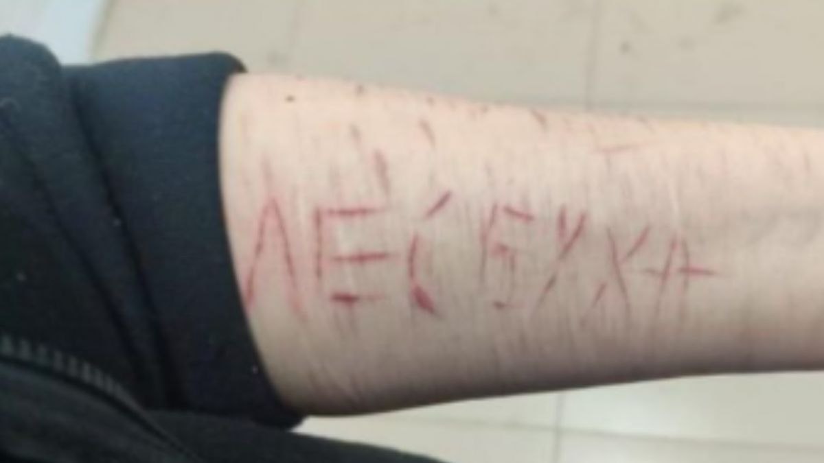 Ақтаудағы сұмдық: Жасөспірімдер тобы 13 жасар мектеп оқушысын зорлап, азаптаған