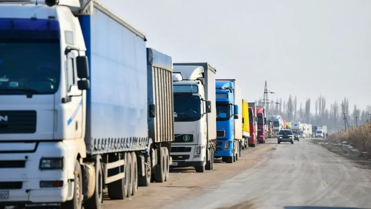 Көлік министрлігі жолдардың мерзімінен бұрын тозуының негізгі себептерін атады