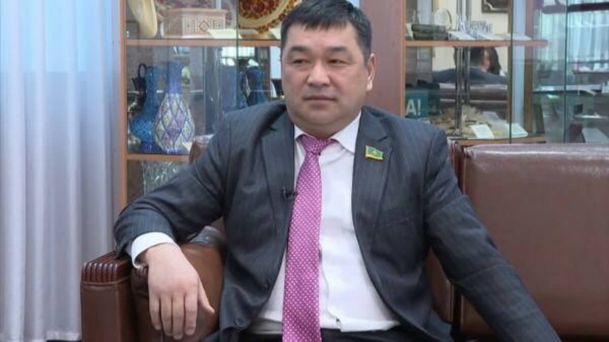 پەرۋاشەۆ پۋتيندٸ ھەم سوعىستى قولداعان دەپۋتاتقا قاتىستى مەلٸمدەمە جاسادى