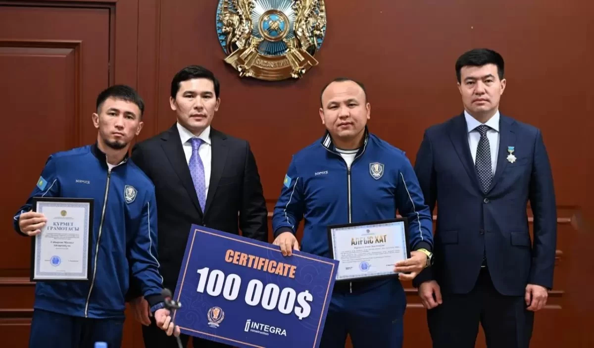 Бокстан әлем чемпиондарына 100 мың долларға дейін сыйақы табысталды