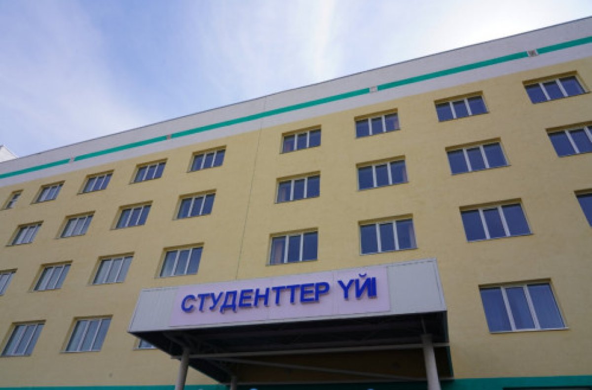 Түркістанда студенттерді еден жууға мәжбүрлеген – білім басқармасы жауап берді