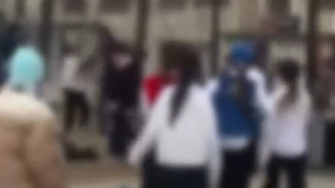 اقتاۋدا مەكتەپ وقۋشىلارى جاپپاي تٶبەلەسكەن: تٶبەلەسكە قاتىسقاندار انىقتالىپ جاتىر