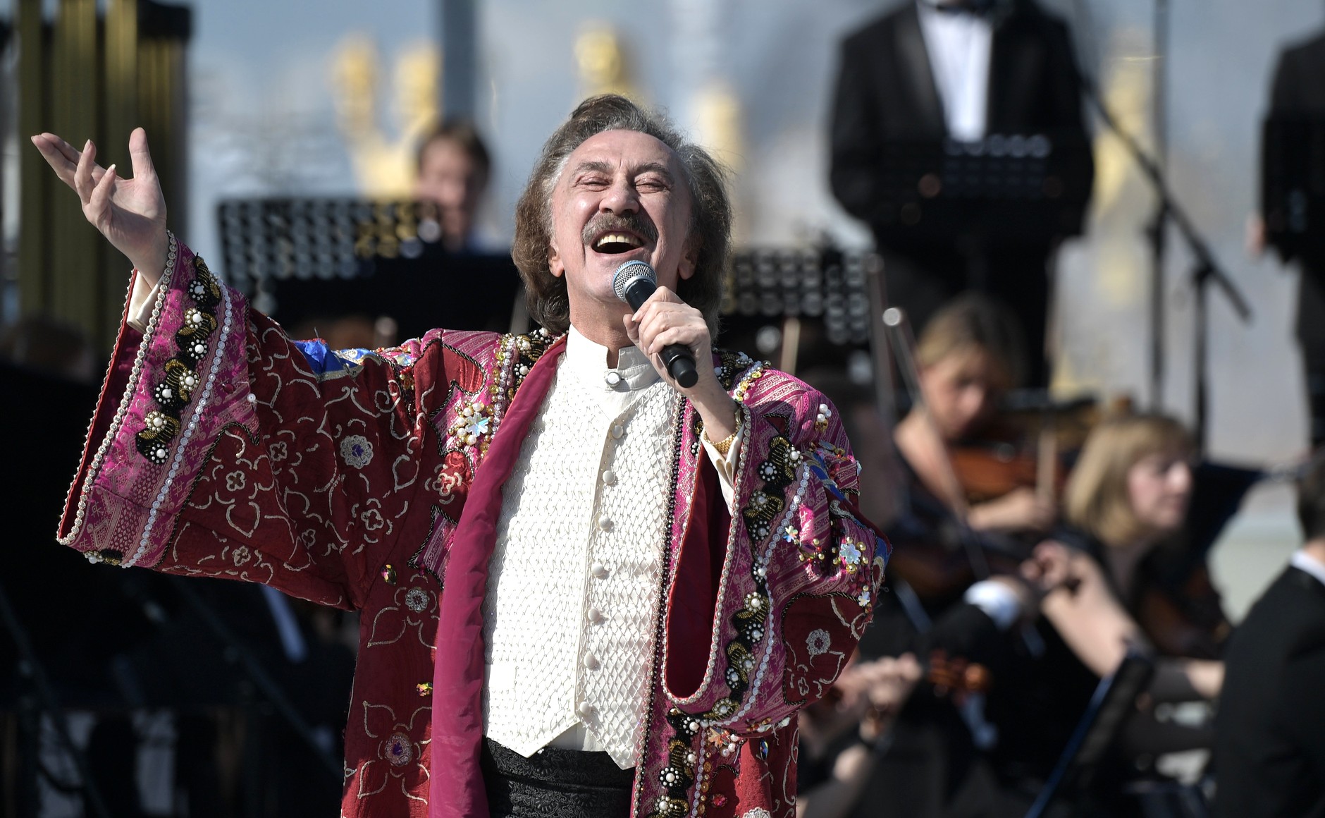 Президент «Ялла» ансамблінің көркемдік жетекшісі Фаррух Закировке құттықтау жеделхатын жолдады