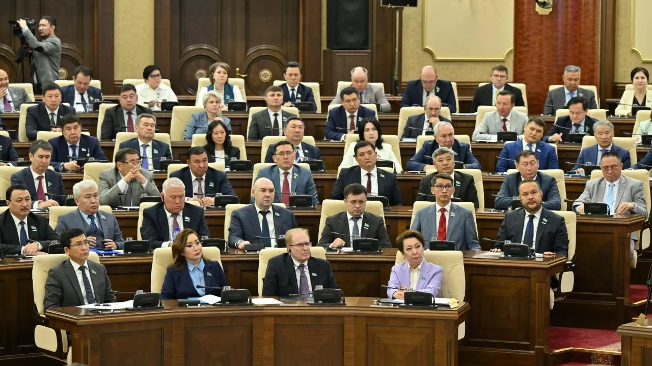 «Sonshalyqty qinalǵan halyqty kórmedim» ‒ Aimaqty aralaǵan depýtattar Parlamentte qandai másele kóteredi?