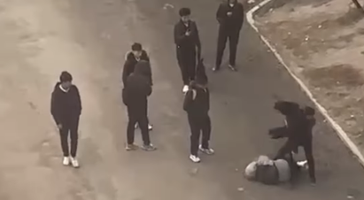 Astanada mektep oqýshylary arasyndaǵy tóbeles videoǵa túsip qaldy
