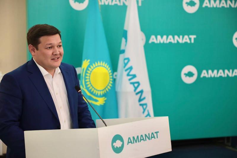 كونستيتۋتسيياعا ەنگٸزٸلەتٸن ٶزگەرٸستەر ەربٸر قازاقستاندىقتىڭ ٶمٸرٸنە ەسەر ەتەدٸ – اسحات ورالوۆ