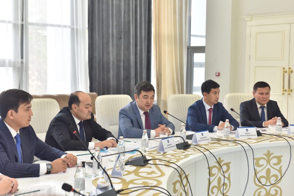 Дархан Қыдырәлі Шымкентте этномәдени бірлестіктердің төрағаларымен кездесті