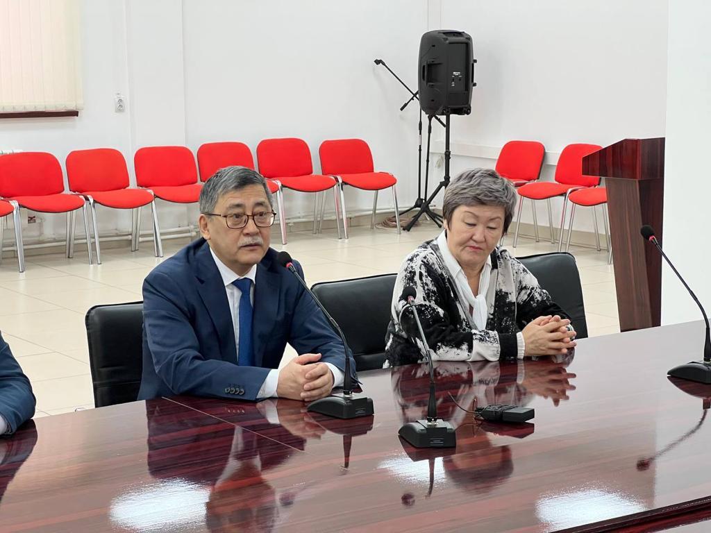 Мейрам Қажыкен сайлаушылармен кездесу үшін Ақтөбеге барды