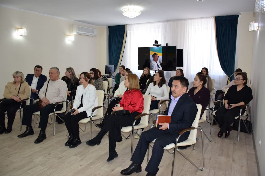 Қостанайда «AMANAT» партиясының кандидаттары ерекше қажеттілігі бар жандар мәселесін талқылады