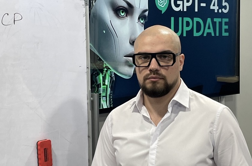 Bilim berýdegi jasandy intellekt: resmi standart bar - endi ony durys engizý mańyzdy