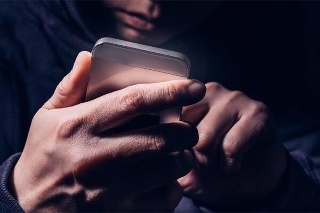 اقتٶبەلٸك جٸگٸت اناسىنىڭ 10 ميلليون تەڭگەسٸن ۇرلاعان
