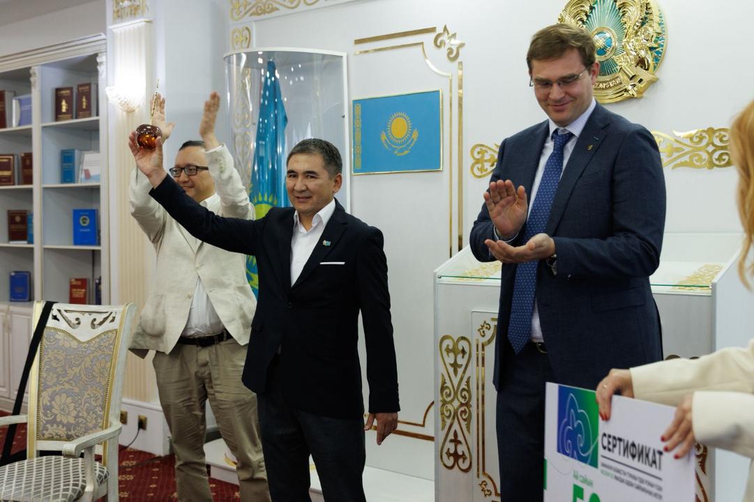 Астанада Mecenat.kz әдеби сыйлығының 5 маусым жеңімпазы марапатталды