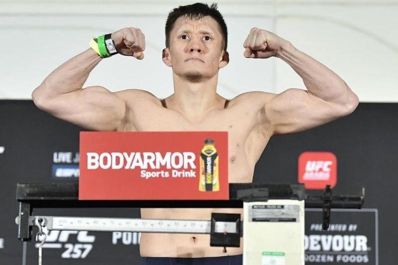 Jalǵas Jumaǵulov UFC-degi úshinshi jekpe-jegi aldynda doping testiden ótti