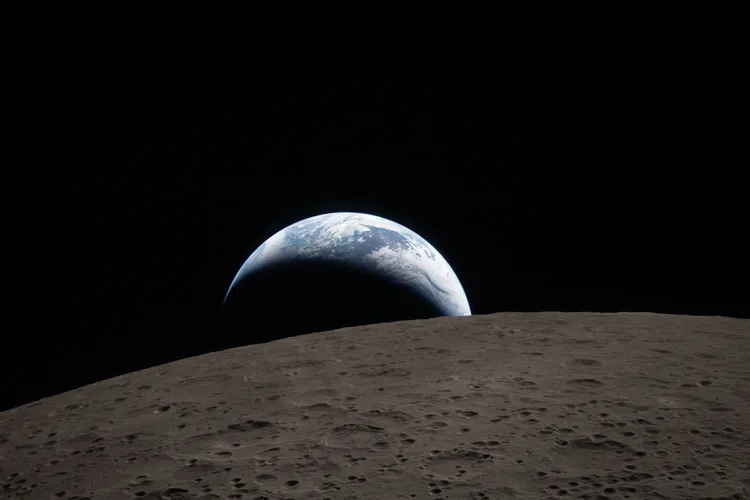 NASA: Artemis II экипажы Ай маңынан Жердің әсерлі көріністерін түсірді