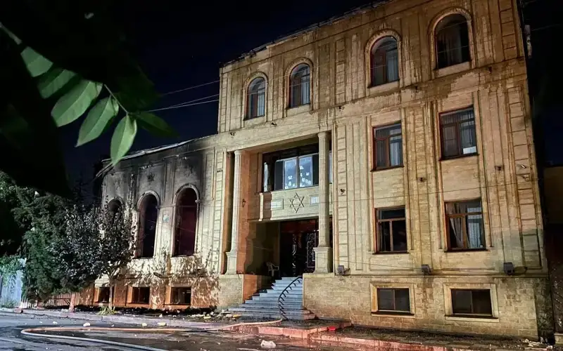 داعىستاندا بەلگٸسٸز بٸرەۋلەر پراۆوسلاۆ شٸركەۋٸ مەن سيناگوگاعا شابۋىل جاسادى