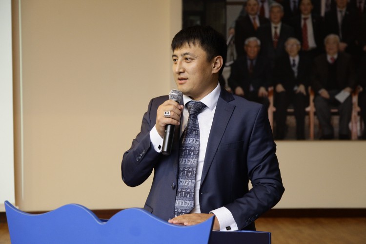Erbol BEIILHAN: Qazaqstanda ata-analardyń 30%-y kitap oqidy, al 70%-y balalaryna oqy deidi