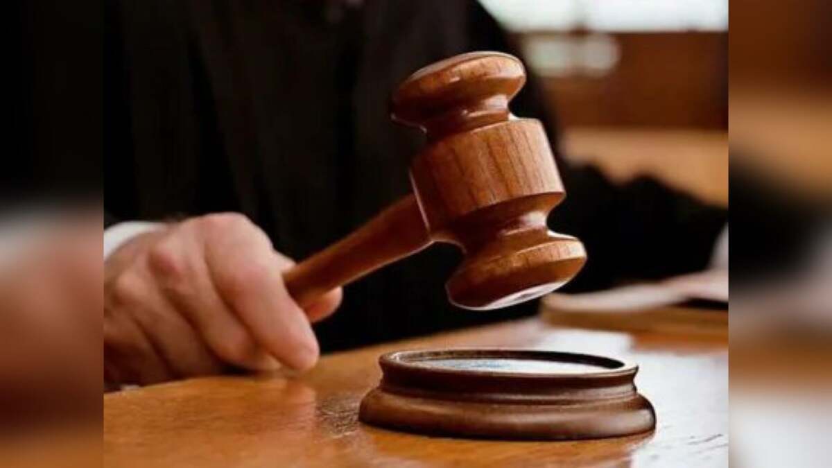 ستالكينگ: اجىراسقاننان كەيٸن دە مازالاۋىن توقتاتپاعان ەر ادام جازالاندى