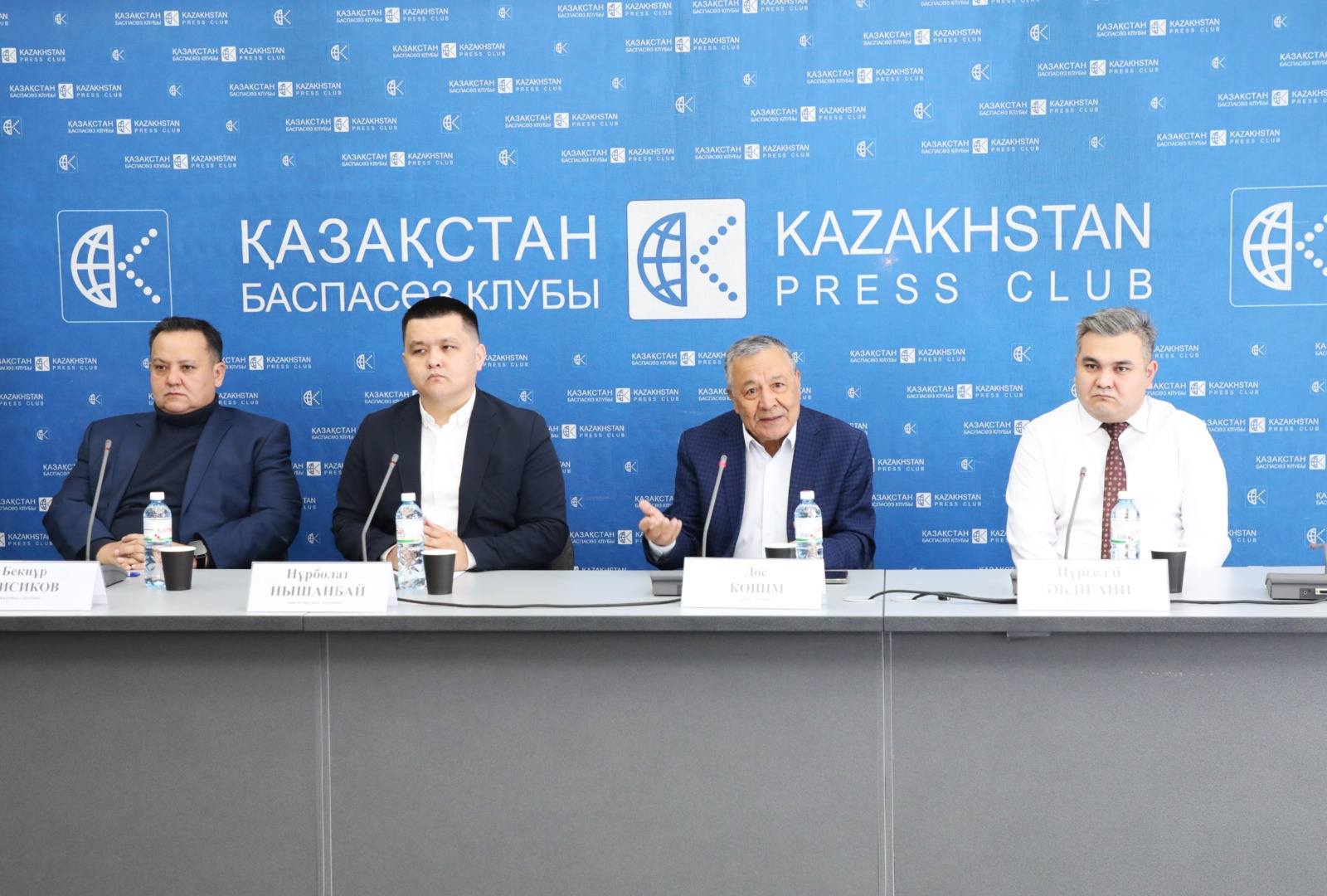 «Дауыс беру құпиясына хайп қуалау кедергі келтірді» – тәуелсіз бақылаушылар әлеуметтік желі қолданушылардың заңды бұзғаны туралы айтты