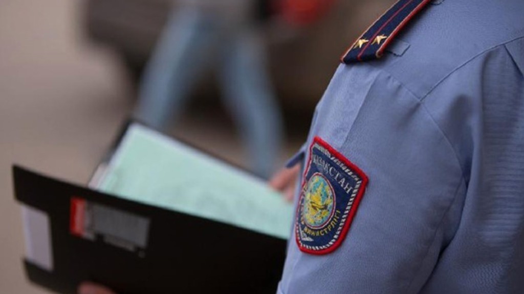Жыныстық қатынасқа мәжбүрлеу: Түркістанда бойжеткен  полицейлер үстінен арызданды