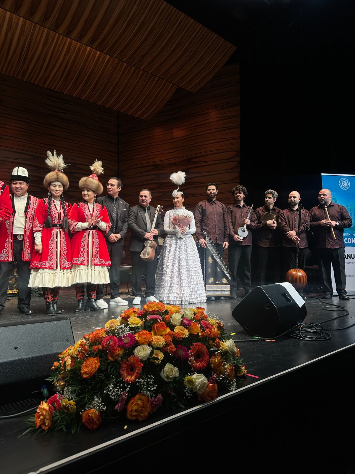 «Қазақконцерт» әртістері Венада өткен «Түркі апталығында» өнер көрсетті