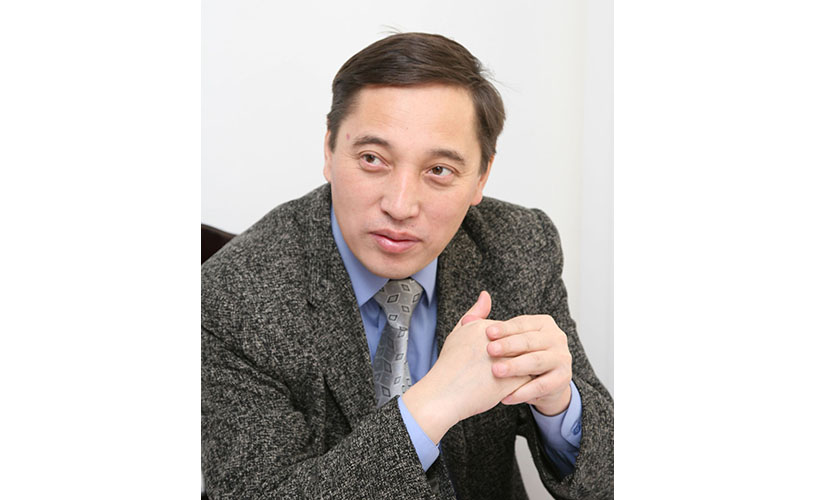 Дихан ҚАМЗАБЕКҰЛЫ, академик: ЛАТЫН ӘЛІПБИІН ОДАН ӘРІ СОЗА БЕРУДІҢ ҚАЖЕТІ ЖОҚ