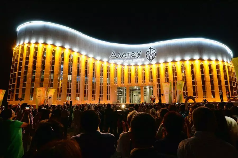 Театрдың іргесін қалаған алғашқы мамандар – өнер ордасының берік тірегі