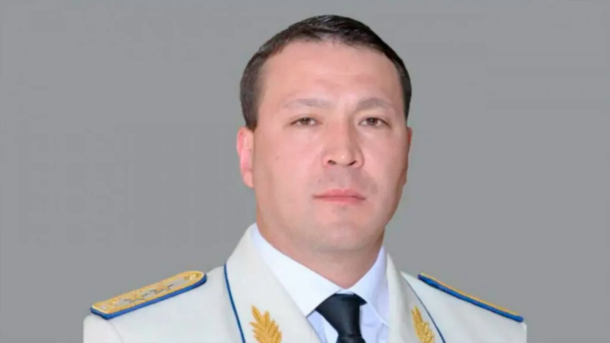كٸنەسٸن مويىنداپ, ٶز ٸسٸنە ٶكٸنەتٸنٸن ايتتى: cوت سامات ەبٸشكە نە سەبەپتٸ شارتتى جازا بەرٸلگەنٸن تٷسٸندٸردٸ