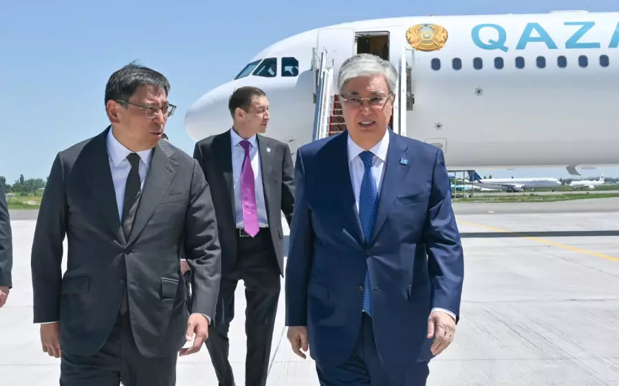 پرەزيدەنت الماتىعا كەلدٸ