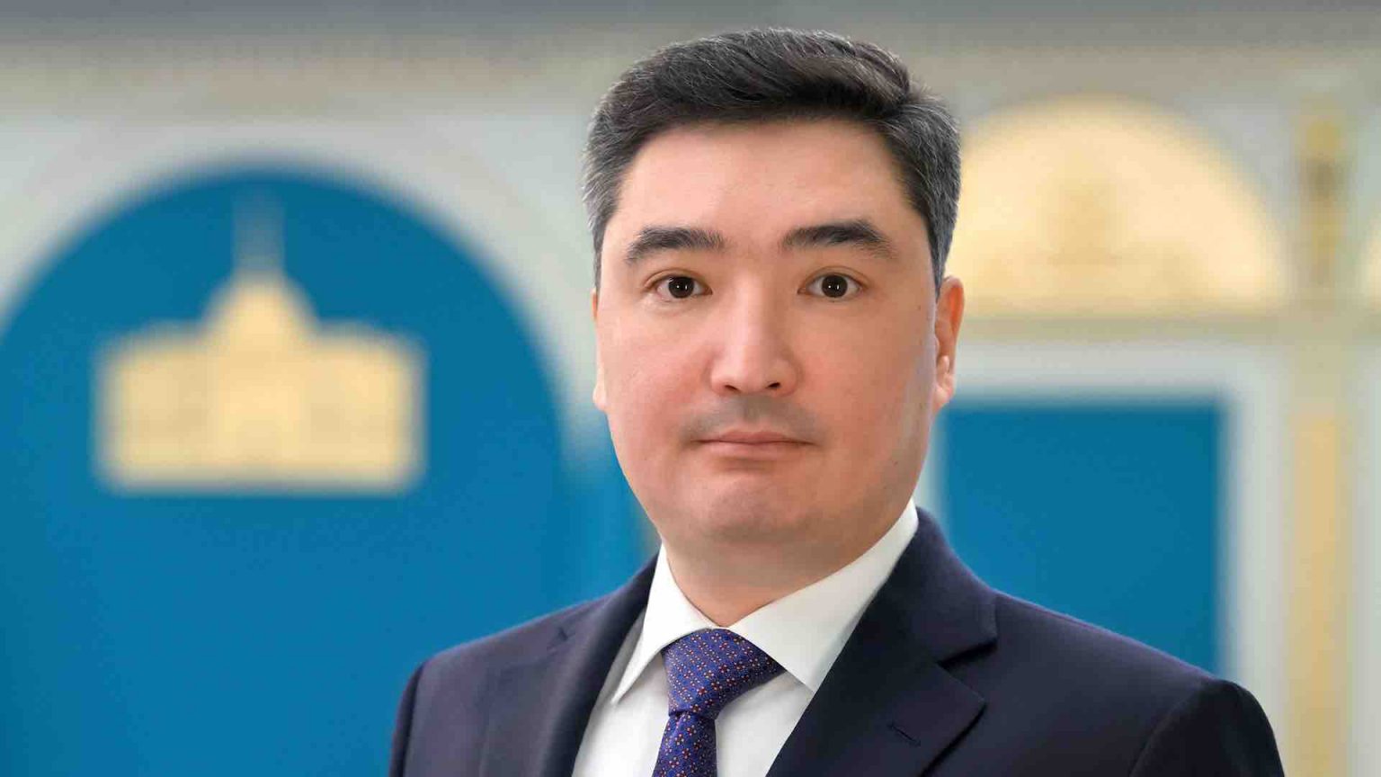 Oljas Bektenov suqbat berdi: Syn-qaterler dáýirindegi jasampaz kóshbasshylyq