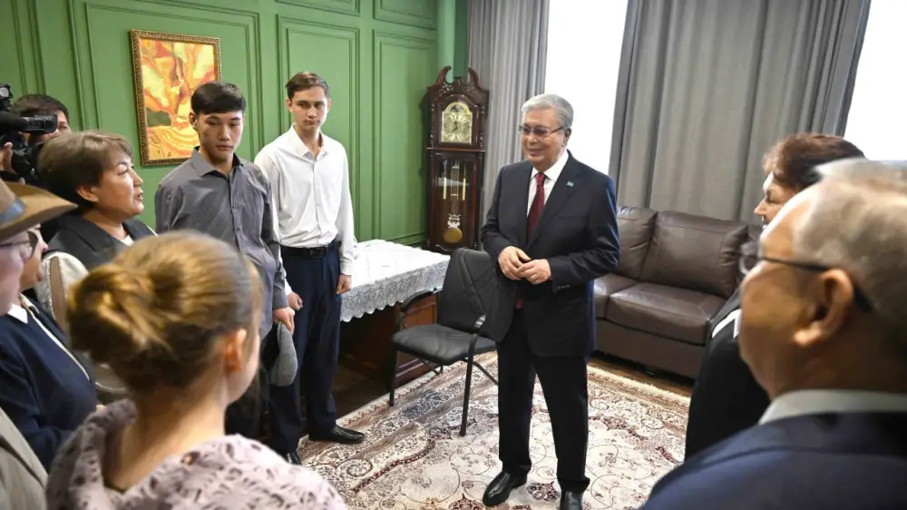 Президент әкесі Кемел Тоқаев атындағы мектепке барды