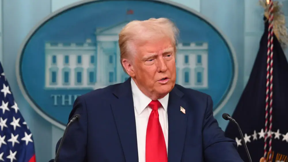 Дональд Трамп өзін Венесуэланың уақытша президенті деп жариялады