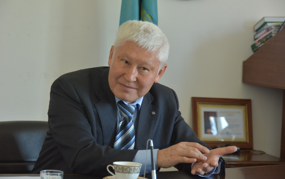 Спортшыларға ақша аямайды, білімді балаға дым жоқ — Асқар Жұмаділдаев