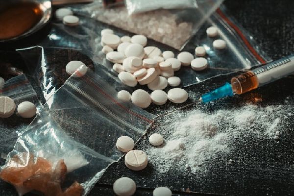Aqtóbede psihotroptyq zattardy zańsyz satqandar sottaldy