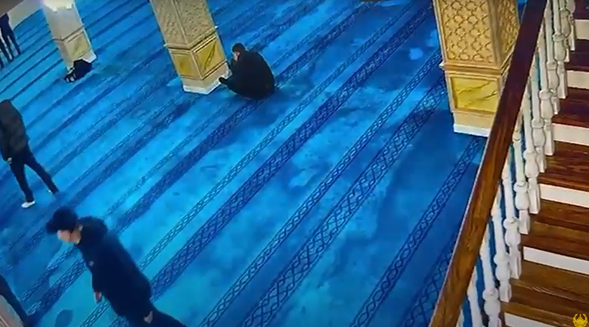 "Namaz ýaqytyn paidalanǵan": Almatyda meshitterde urlyq jasaǵan kúdikti ustaldy (VIDEO)