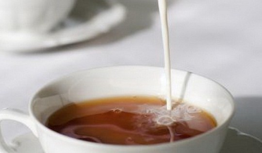 شاي ٶنٸمدەرٸن ەكەلۋ مەن ساتۋعا سالىنعان شەكتەۋ الىندى – كوميتەت