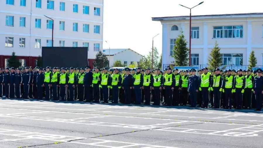Астана күшейтілген бақылауға өтті: полиция мен Ұлттық ұлан көшеге шықты