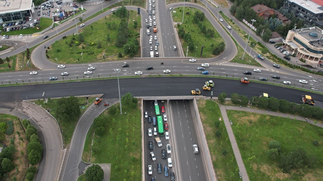 Almatynyń birneshe kóshesinde birjaqty qozǵalys engiziledi