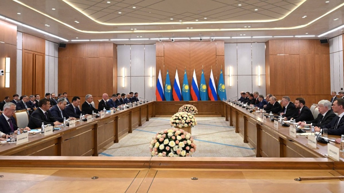 Тоқаев пен Путин кеңейтілген құрамда келіссөз өткізіп, жаңа жобаларды талқылады