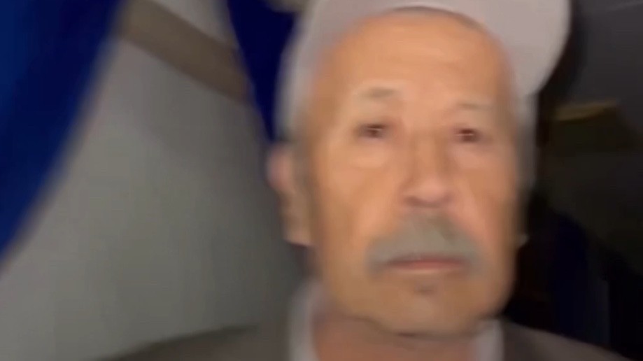 70 жастағы ер адам пойызда ұйықтап жатқан бойжеткенге тиіскен