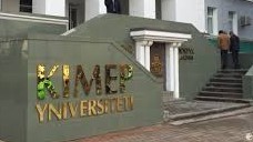 KIMEP-тегі харассмент дауы: декан қызметтен кетіп, университет басшылығын сынға алды