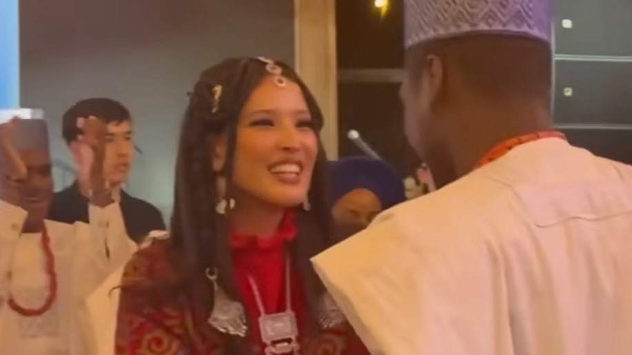 التىناي جەكٸشەۆا جۇبايىنا قاتىستى العاش رەت مەلٸمدەمە جاسادى
