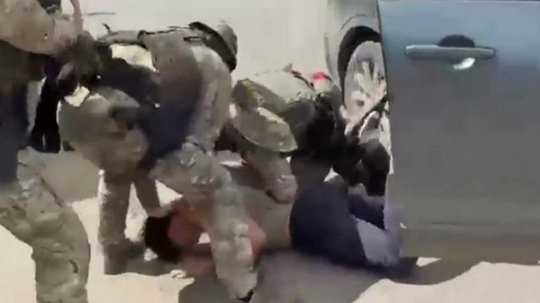 بۇرىنعى قىزىن ينتيمدٸك بەينەمەن قورقىتقان ەر ادام ۇستالدى