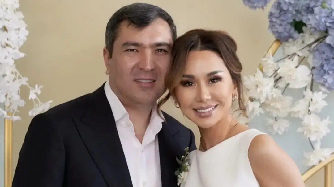 دينارا سەتجان جولداسىن قارالاعاندارعا جاۋاپ بەردٸ