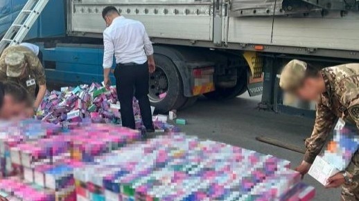 Қазақстан шекарасында 500 млн теңгенің заңсыз вейпі тәркіленді